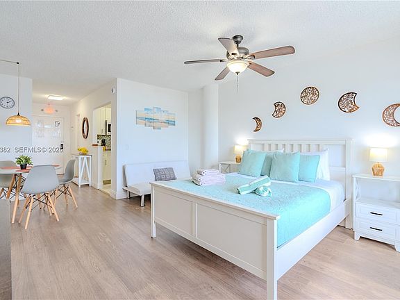 3rd image of 7904 West Dr APT 810