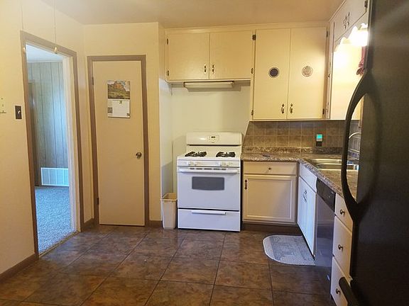 4th image of 4401 Buffalo Ave