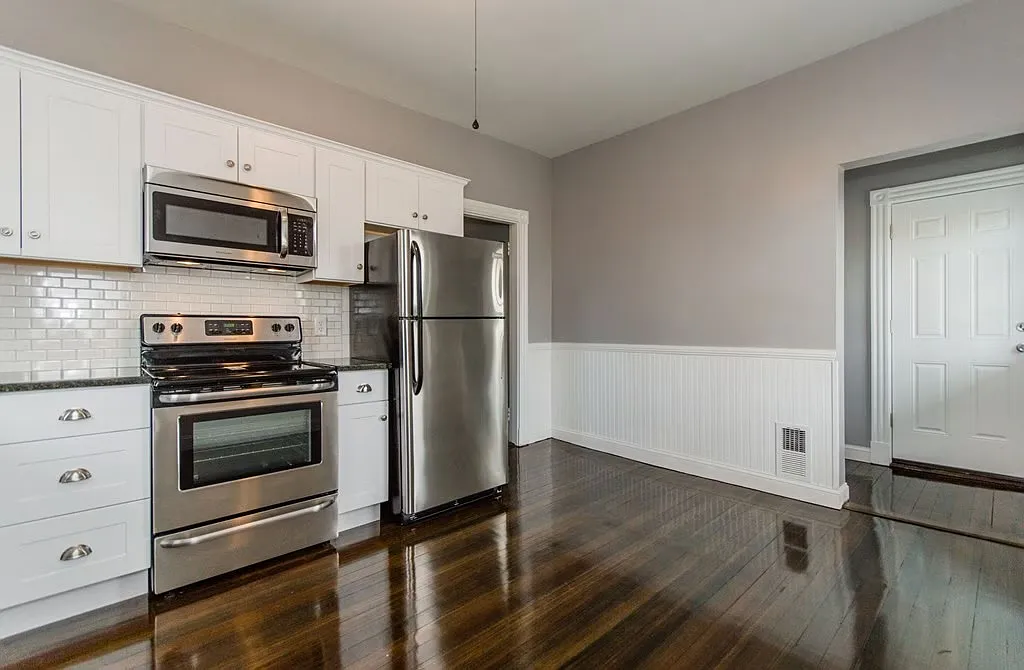 3 bed, 1549 sqft, $3,100 — Photo 2