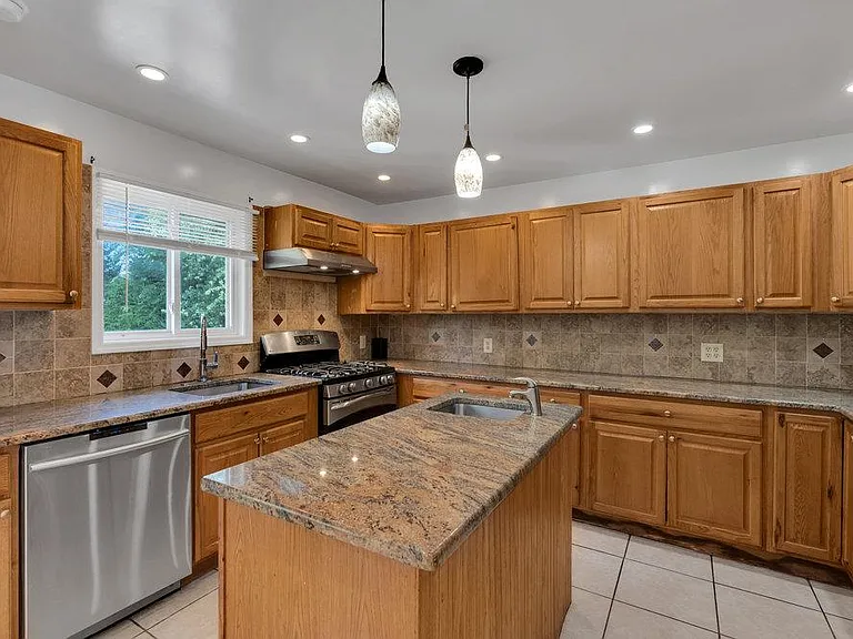 459 Norwood Ave — Photo 18