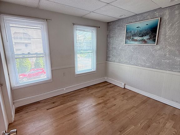 4th image of 86 Dwight St APT 2