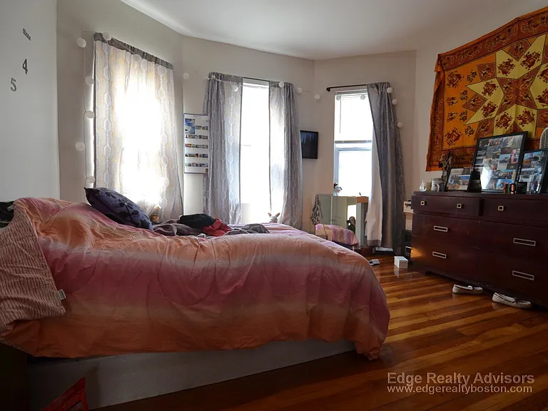 15 Litchfield St #2 — Photo 4