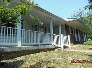 3206 Hillview Dr, Louisville, KY 40229