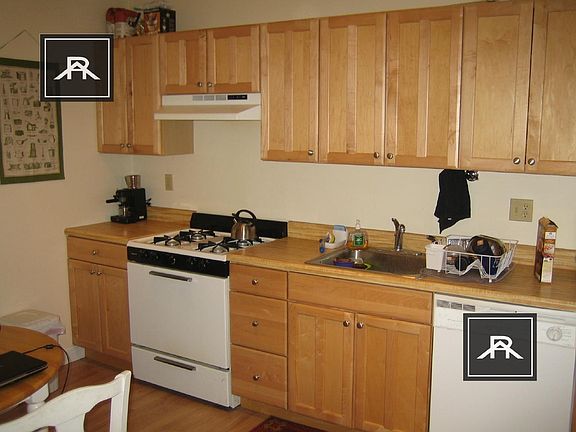 3rd image of 166 Strathmore Rd #21