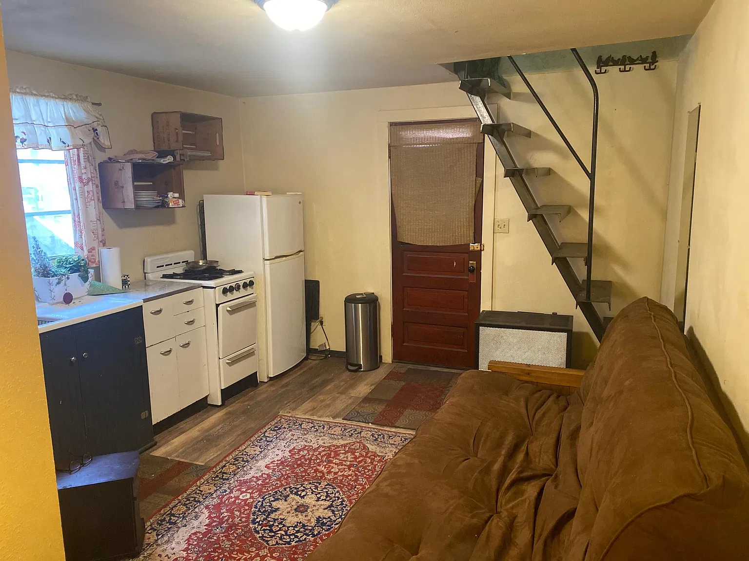 103 E Stockton St — Photo 2