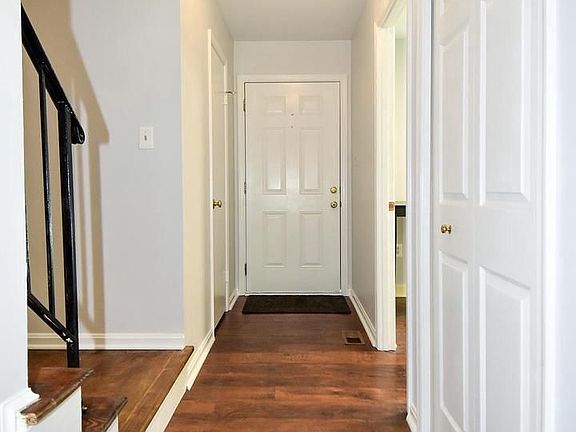3rd image of 10451 Malone Ct
