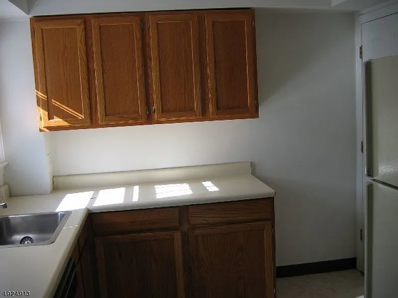 2 bed, 1.0 bath, $1,800 — Photo 4