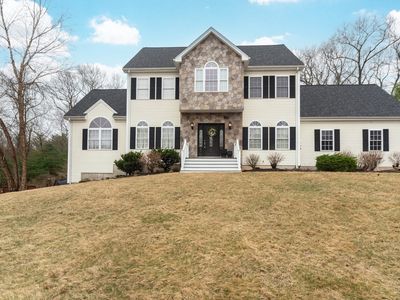 25 Larkin Ln, Hopedale, MA, 01747