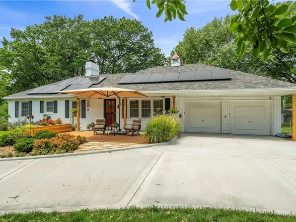 4022 S Woodland Ave, Independence, MO 64052