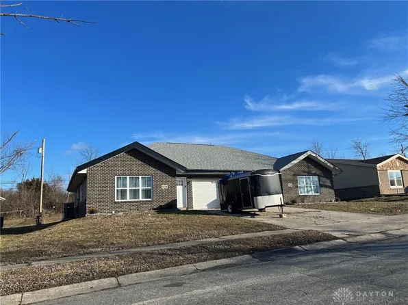 5216 Bessmer Dr, Dayton, OH 45426