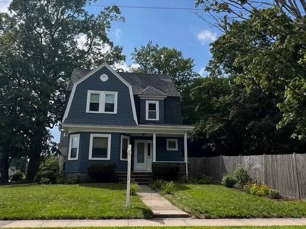 140 Pleasant St, Whitman, MA 02382