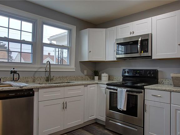 3rd image of 1408 Stark St