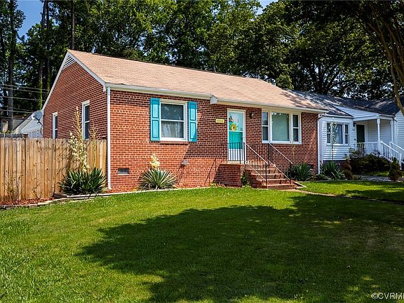 3rd image of 1210 Lakeside Ave