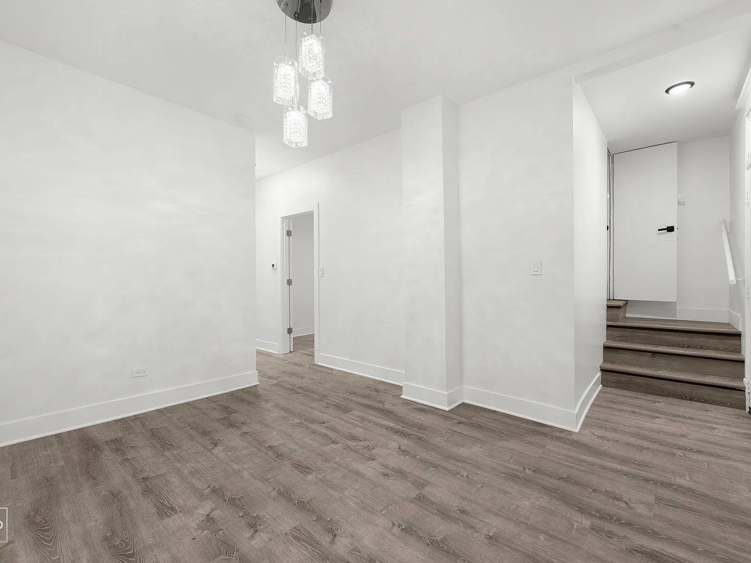 5 bed, 2600 sqft, $2,995 — Photo 3