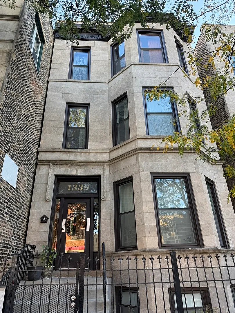 Studio, 600 sqft, $2,100 — Photo 1