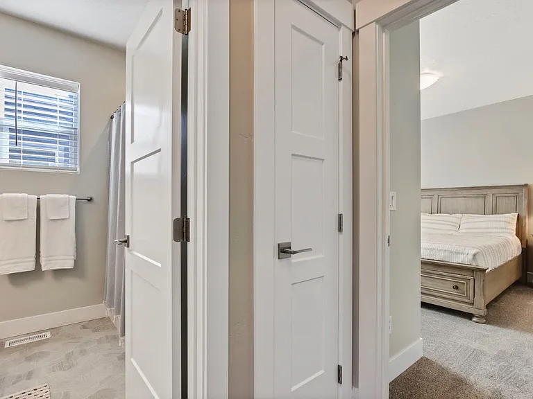 2023 E Oakcrest Dr — Photo 33