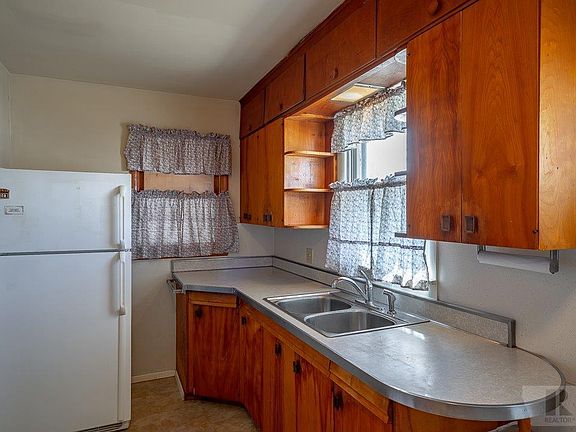 4th image of 926 Isett Ave