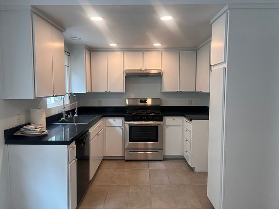 3rd image of 11008 Fruitland Dr APT 6