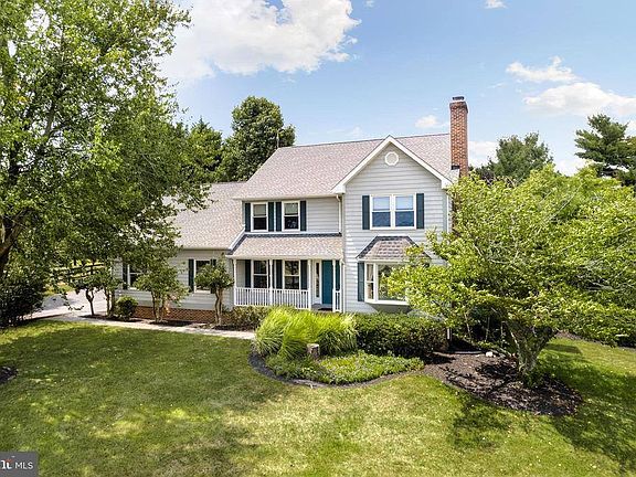 3rd image of 121 Laurel Grove Rd