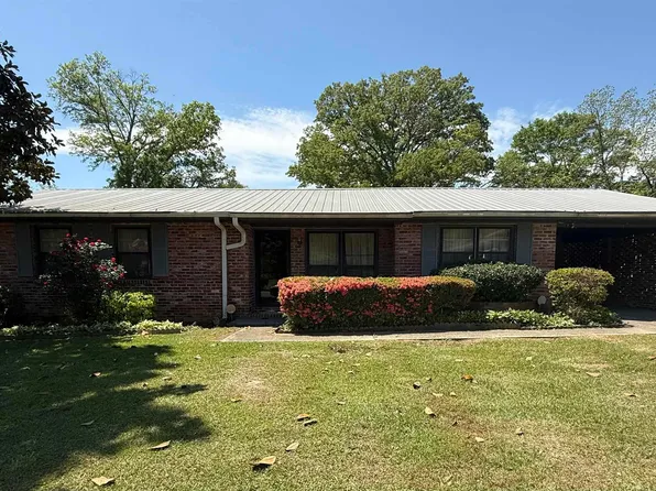 414 Davis St, Talladega, AL 35160