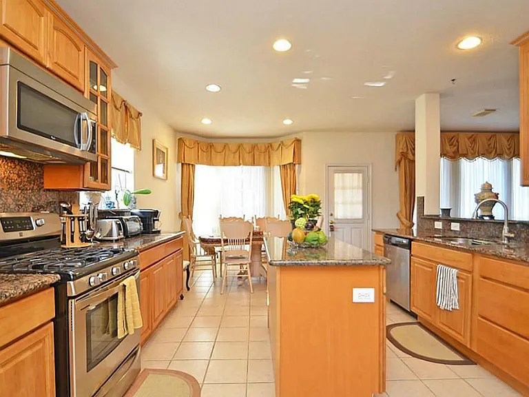 12110 Laurel Ct — Photo 29