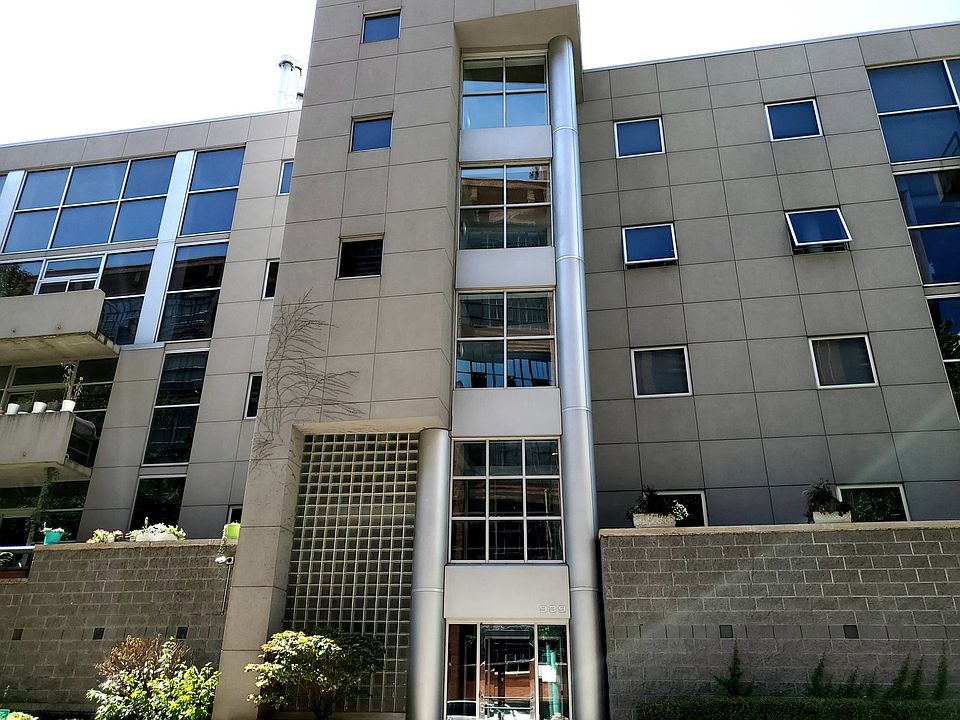1st image of 939 W Huron St Unit 408