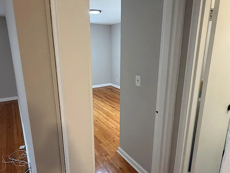 320 S Broadway #P1 — Photo 8