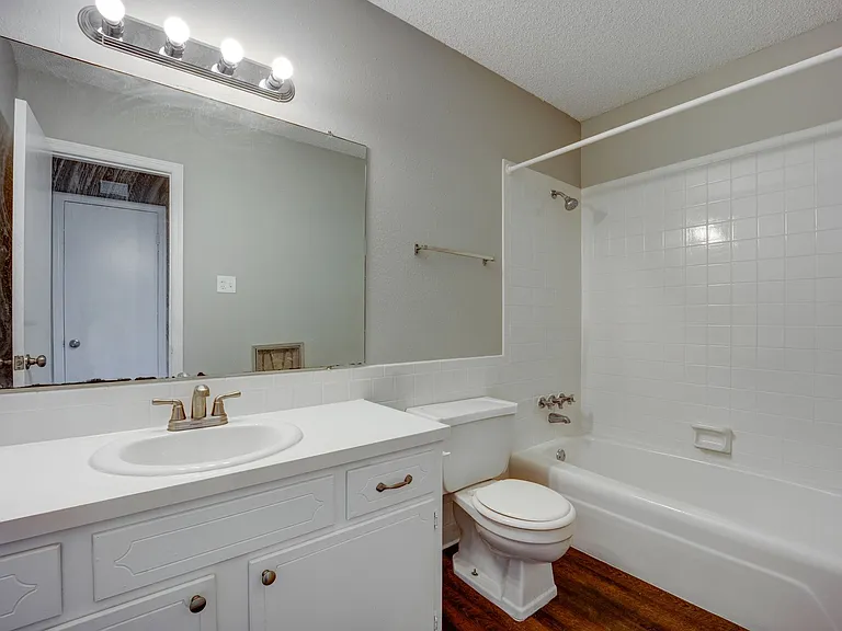 Mill Creek Apartments — Photo 14