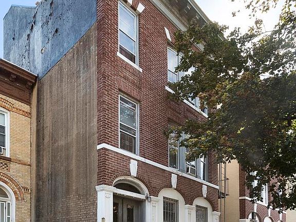 2nd image of 126 Winthrop St