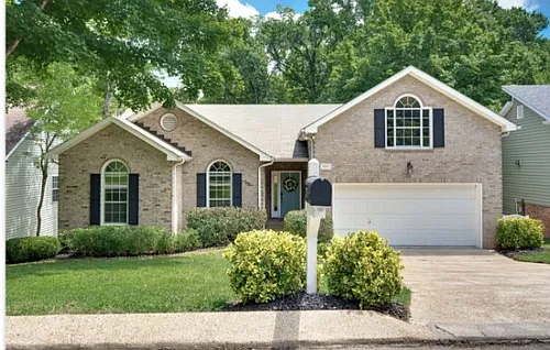 629 Magnolia Ln Photo 1