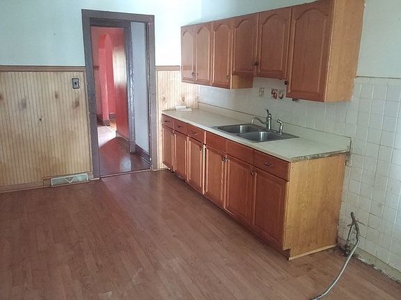 3rd image of 2200 N Tripp Ave