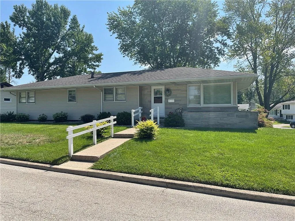 1804 N Florian Ave photo 1