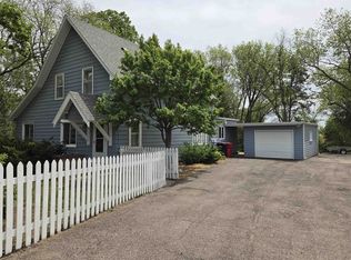 1701 Whiting Dr, Yankton, SD 57078