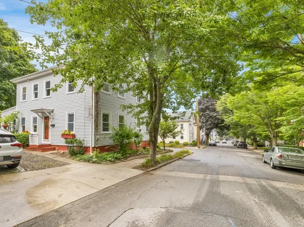 64 Warren St #2, Newburyport, MA 01950