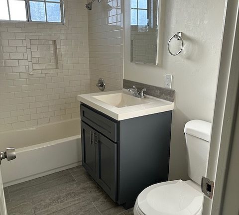 5th image of 4139 Olanda St