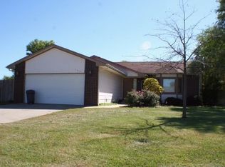 102 N Bentwood Dr, Rose Hill, KS 67133