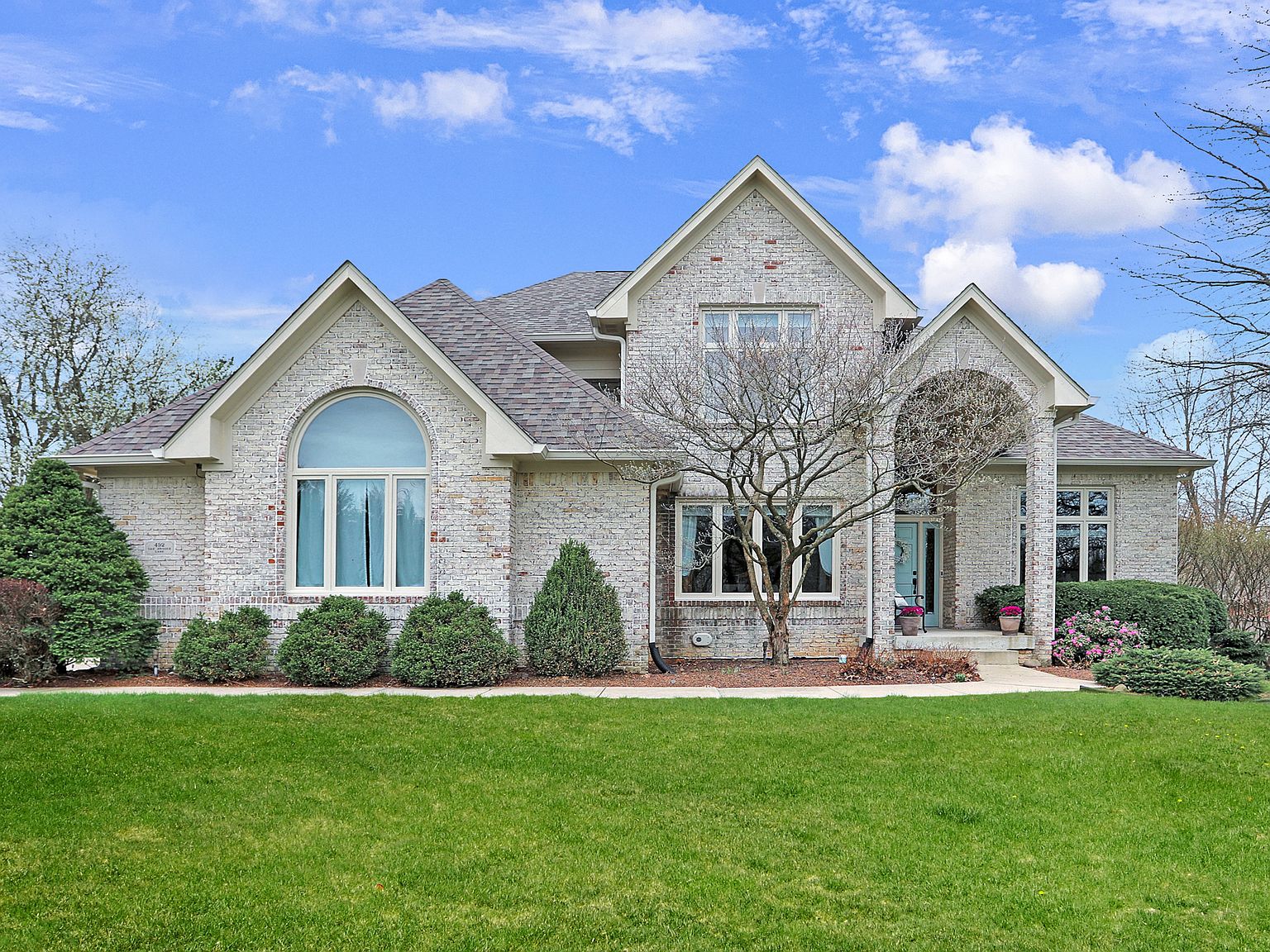 492 Oak Brooke Ln, Greenwood, IN 46142 | Zillow