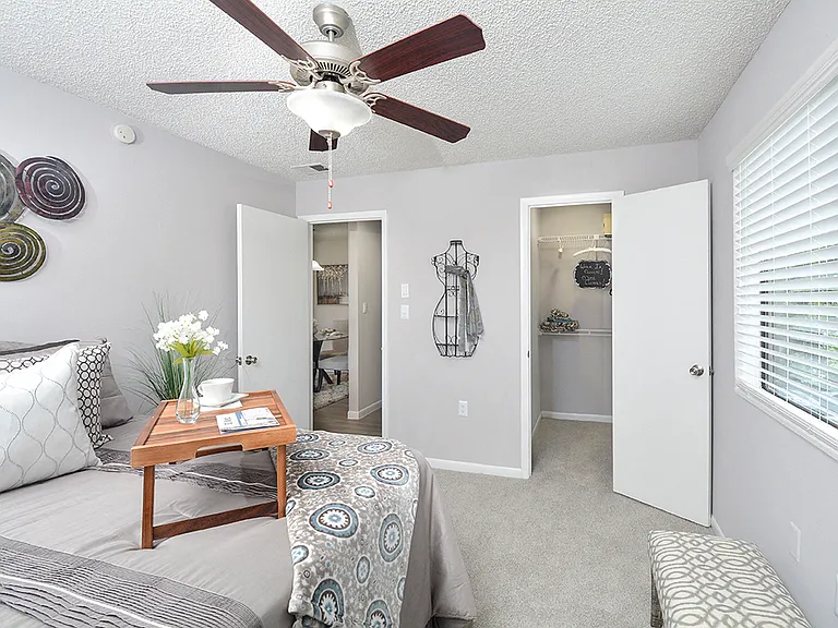 Two Bedroom - 2 Bed / 2 Bath - 950 Sq.Ft.