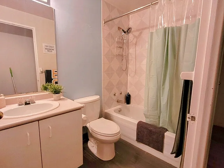 626 1st St #506 — Photo 9