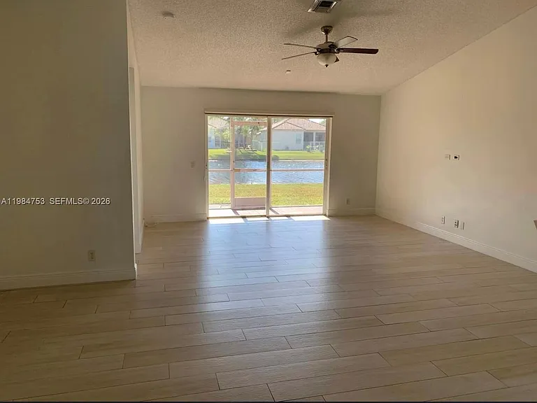 1918 Andromeda Ln — Photo 4