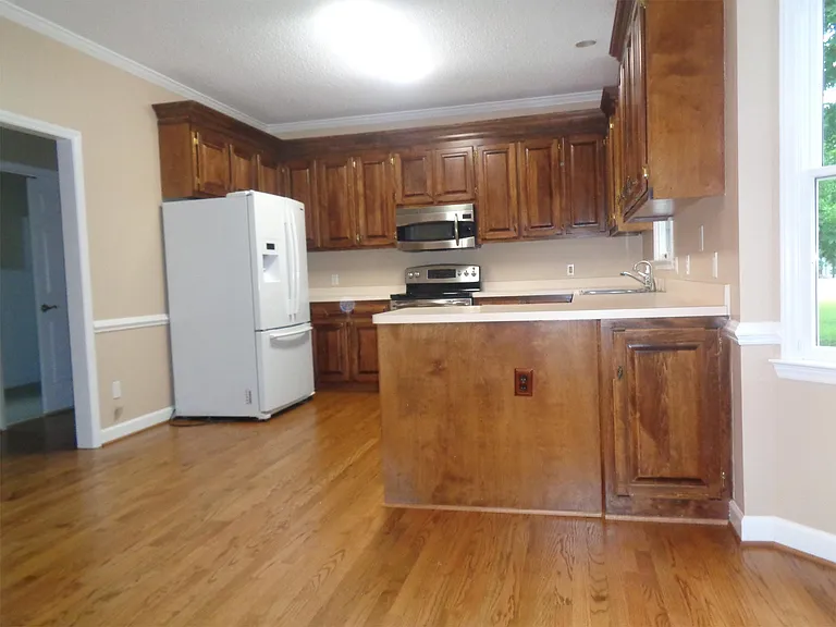 6129 Powell Ridge Rd — Photo 3