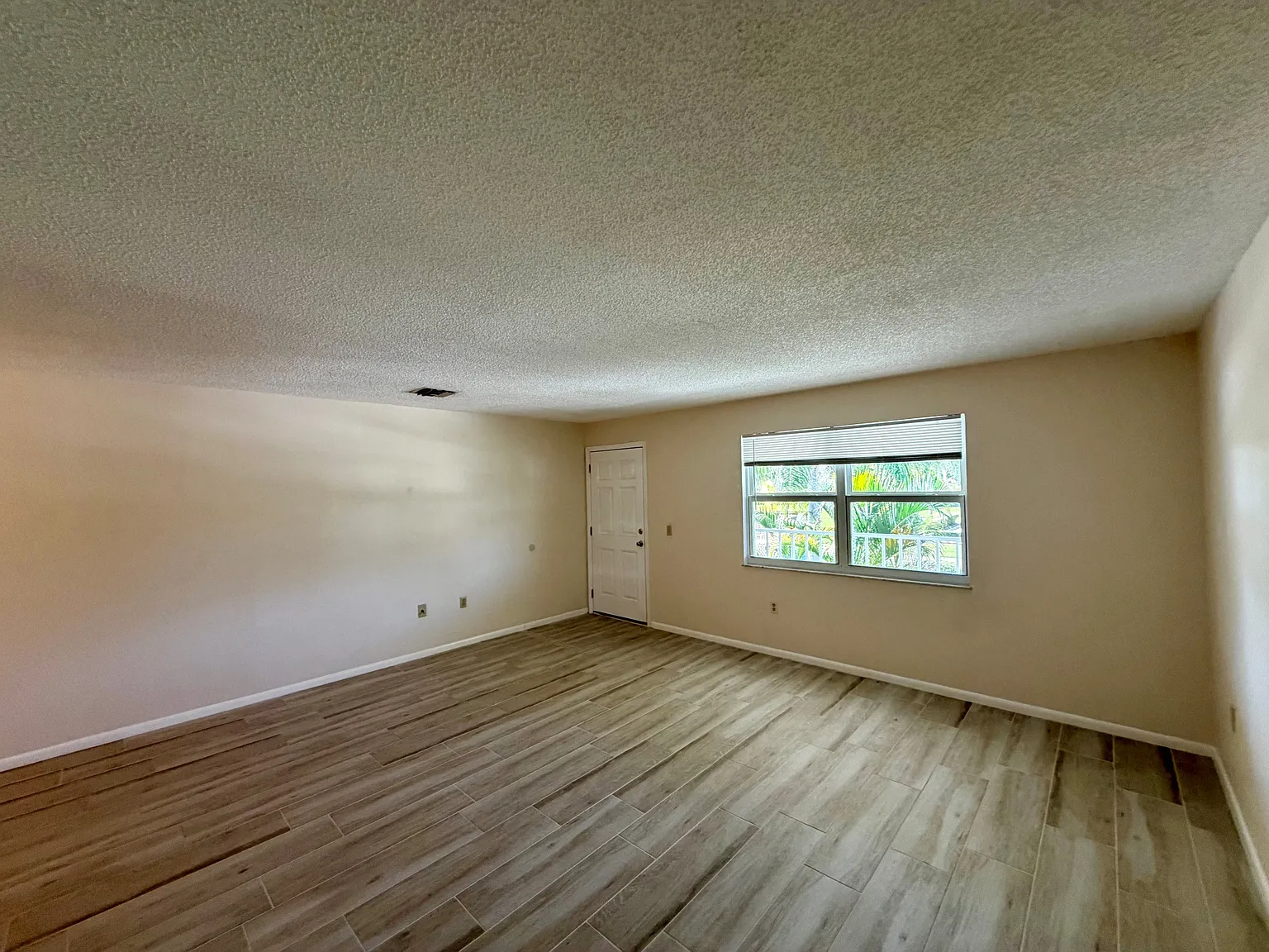 Palm City Apartments - 603 Apt 9 — Photo 3