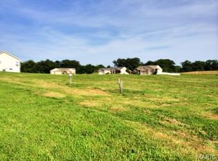 501 Bluff Meadows Dr, Valmeyer, IL 62295