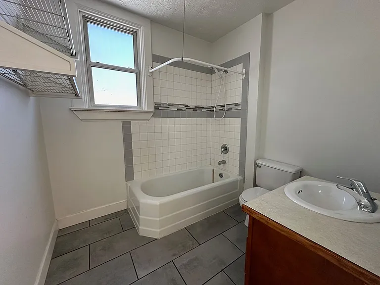735 E Nora Ave — Photo 7