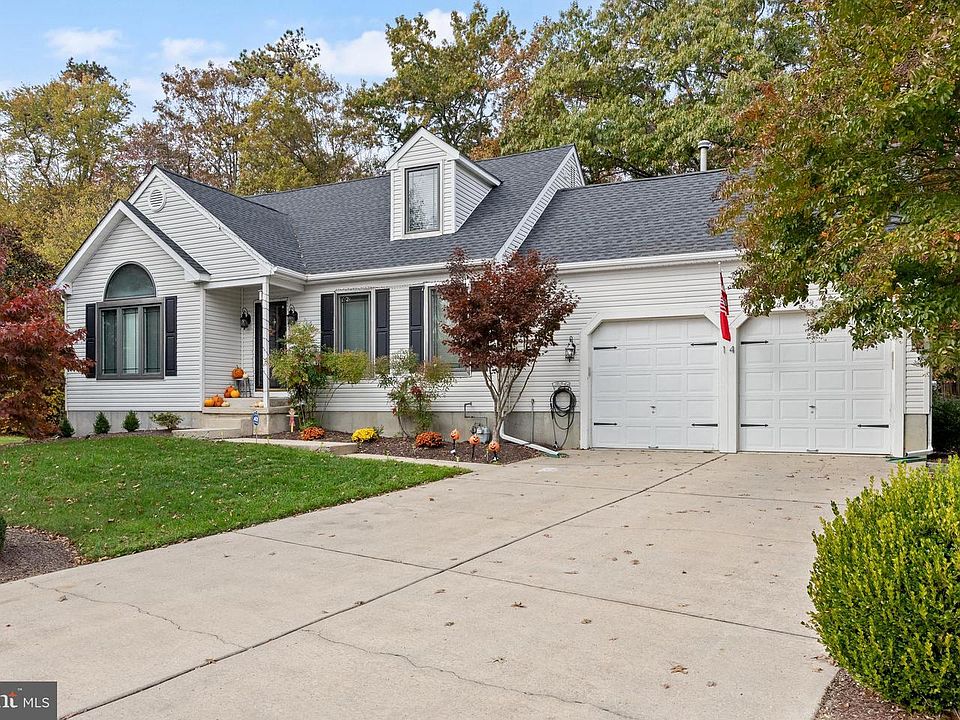 1st image of 14 Stanger Ct
