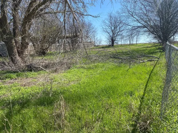 Webb St, Milford, TX 76670