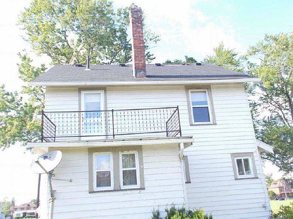 2nd image of 1942 E 33rd St