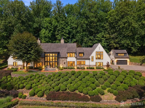 171 Campbell Rd, Far Hills, NJ 07931
