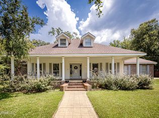 112 White Blvd, Ocean Springs, MS 39564