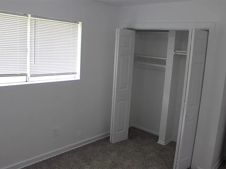 210 Brigadoon Ln — Photo 20